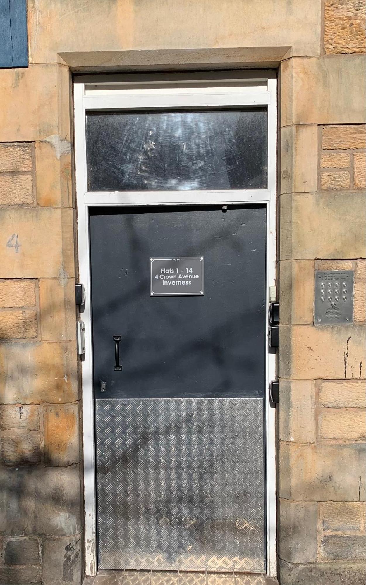 אינברנס No 10 Immaculate City Centre, Top Floor 2 Bed Flat With Free Parking מראה חיצוני תמונה